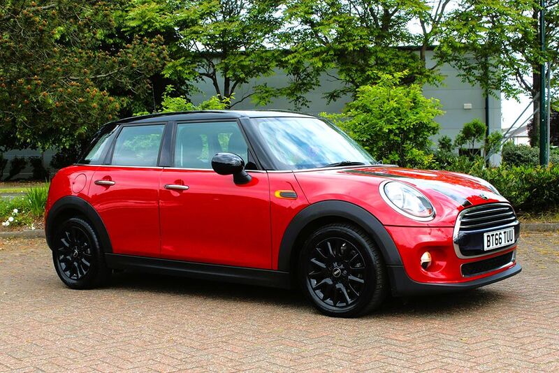 MINI HATCH