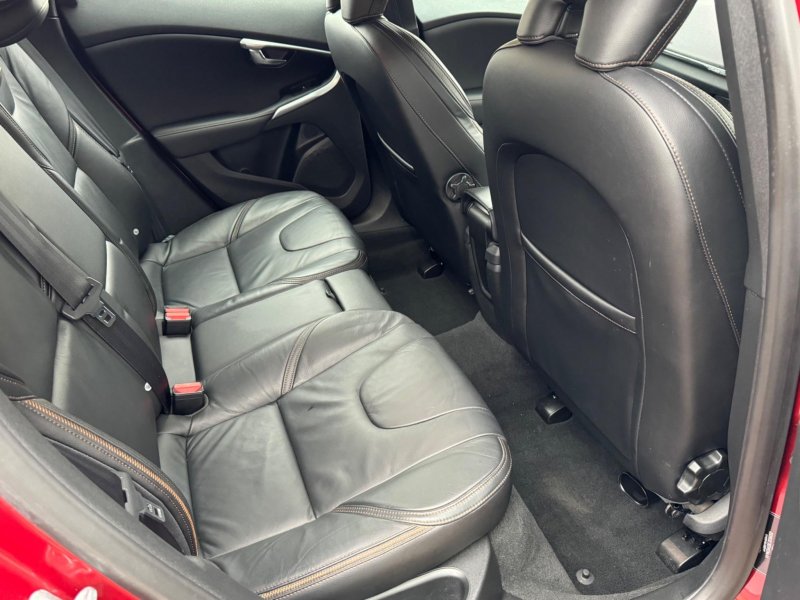 VOLVO V40 CROSS COUNTRY
