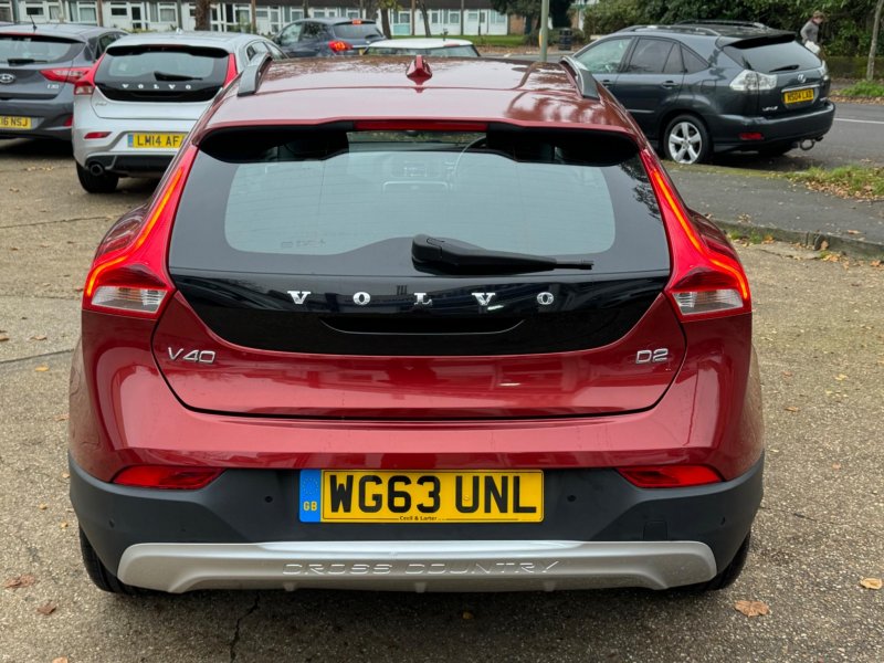 VOLVO V40 CROSS COUNTRY