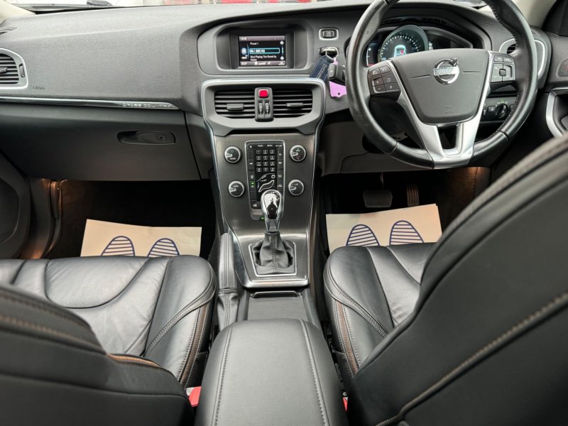 VOLVO V40 CROSS COUNTRY