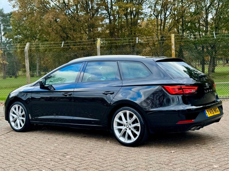 SEAT LEON