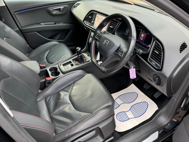 SEAT LEON