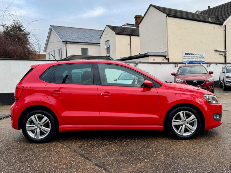 VOLKSWAGEN POLO