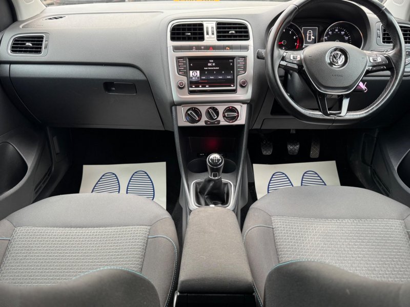VOLKSWAGEN POLO