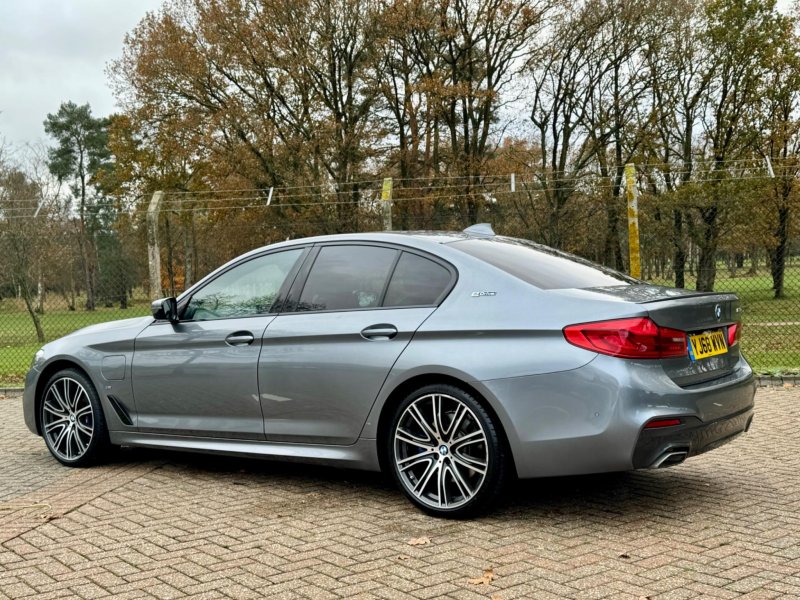 BMW 5 SERIES