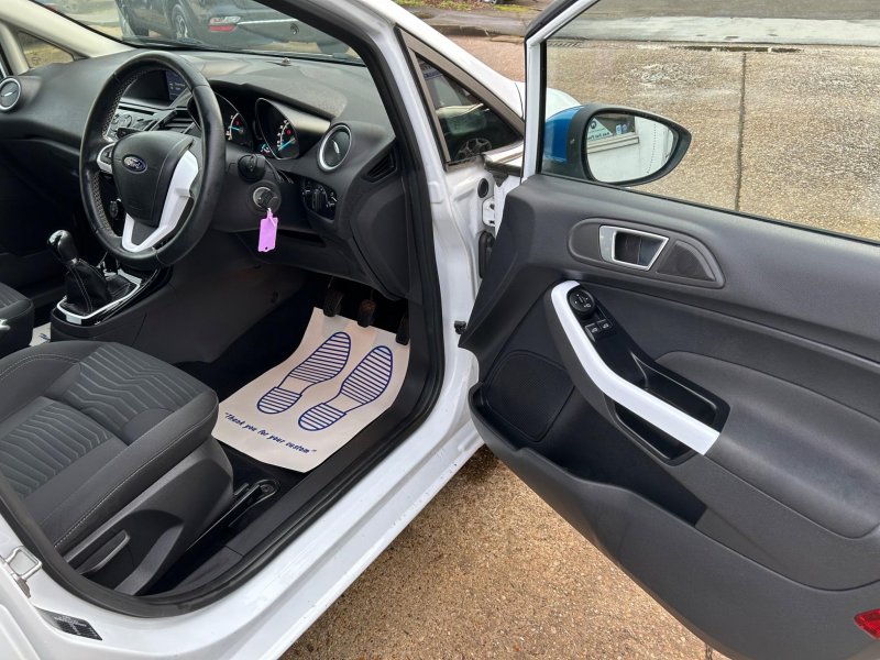 FORD FIESTA