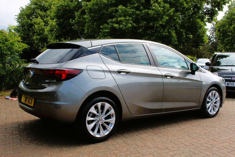 VAUXHALL ASTRA