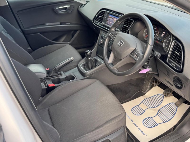 SEAT LEON