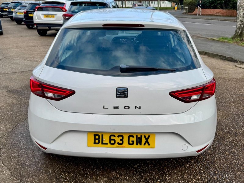 SEAT LEON