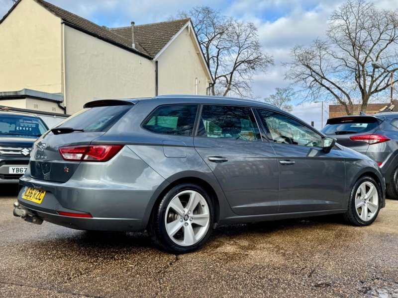 SEAT LEON