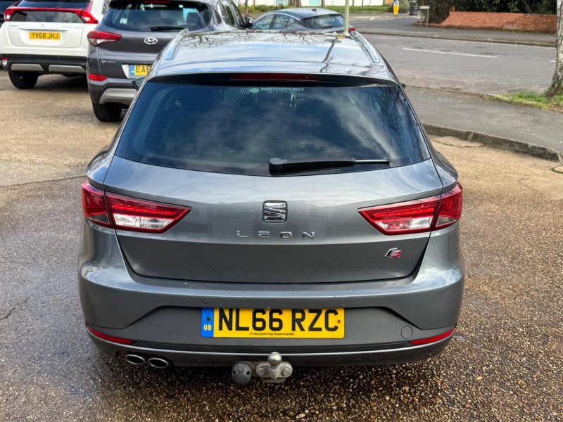 SEAT LEON