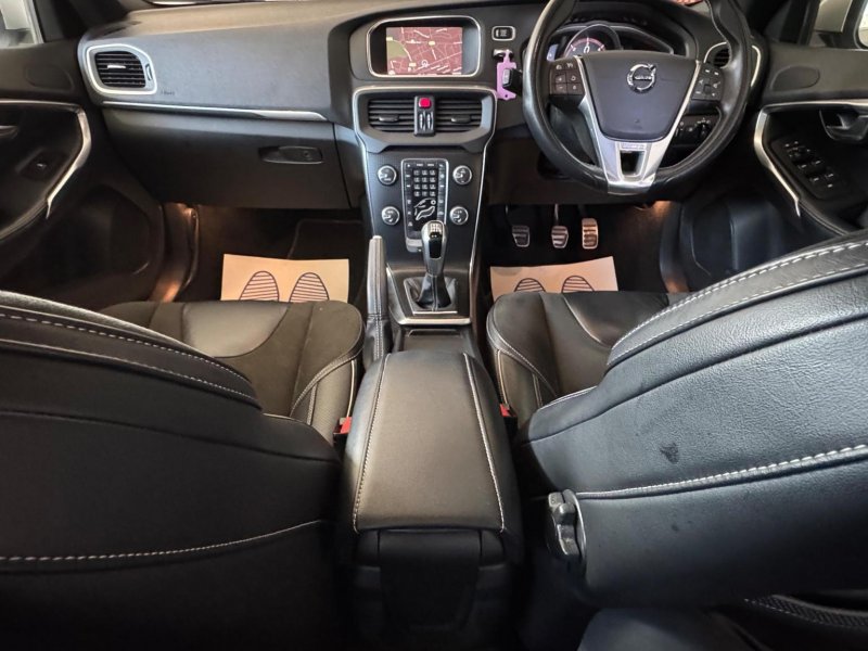 VOLVO V40