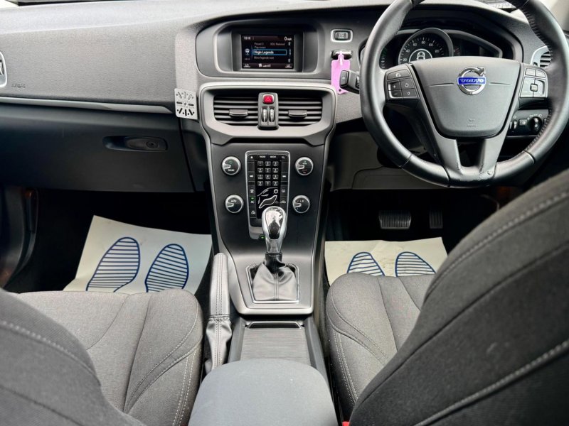 VOLVO V40